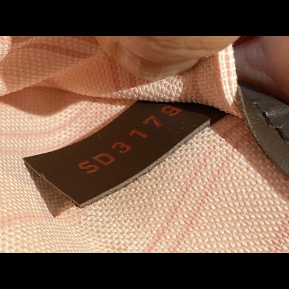 Louis Vuitton Neverfull MM - Picture 7 of 8